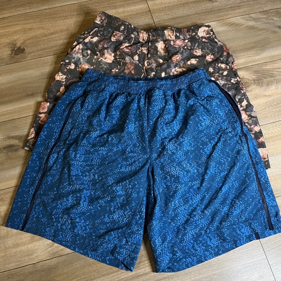 Lululemon Lot of 2 Mens Shorts Blue Camo Athletic Gym Workout XL Bin G-41